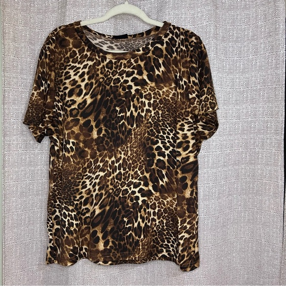 Gemstone Leopard Print Short Sleeve Top Brown/Black Plus Size 1X - Picture 2 of 7